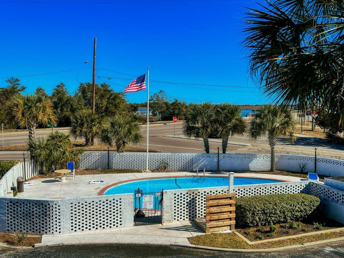 Waterway View Studio 2 W/ Pool, 1 Mile To Wrightsville Beach Уилмингтон Экстерьер фото